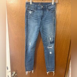 Abercrombie & Fitch Women’s 25/0 Super Skinny Distressed Jeans Raw Hem